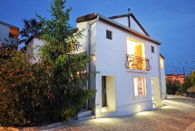 Holiday House in Duce (Splitsko-Dalmatinska) or holiday homes and vacation rentals