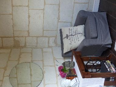 COZY CORNER IN LOUNGE TOP APRTMENT