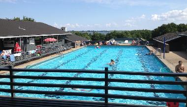 Also just 150 meters to the outdoor pool. Free access for tenant