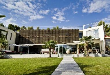 Bed and Breakfast in Saint-Marc-Jaumegarde (Alpes-Maritimes) or holiday homes and vacation rentals