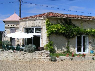 Hercules 3 bedroomed gite, sleeps 8-10