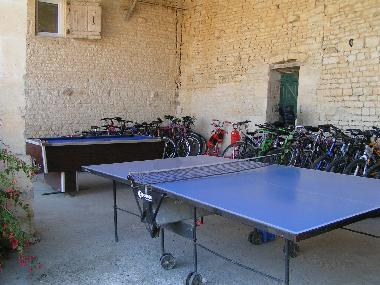 Games room, pool table, table tennis and bikes