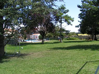Garden area, with animal corner,trampoline, childrens fort