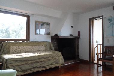 PART OF UPPER FLOOR LIVING ROOM