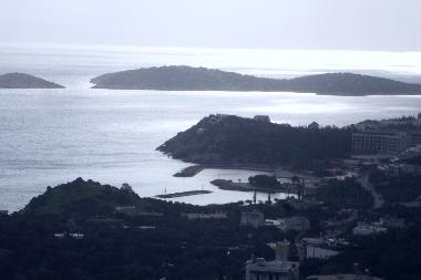 VIEW AND NEAREST BEACH