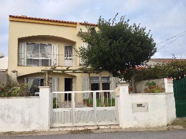 Holiday House in Praia da Assenta (Grande Lisboa) or holiday homes and vacation rentals