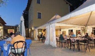 Caravan in Montopoli (Livorno) or holiday homes and vacation rentals