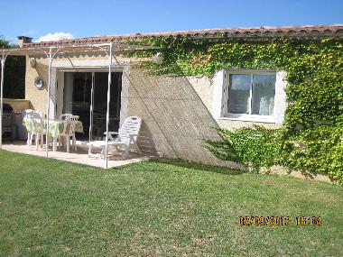 Villa in flaux (Gard) or holiday homes and vacation rentals