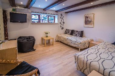 Bedroom 1 with 2 beds (or a double bed)