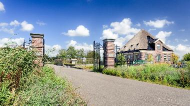 Caravan in Berkhout (Noord-Holland) or holiday homes and vacation rentals