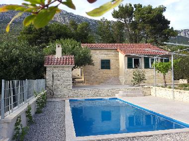 Villa in Kastel Sucurac (Splitsko-Dalmatinska) or holiday homes and vacation rentals