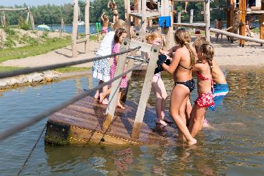Chalet in Aalst (Gld) (Gelderland) or holiday homes and vacation rentals