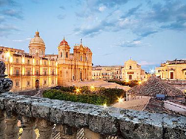 tourist photos- Noto