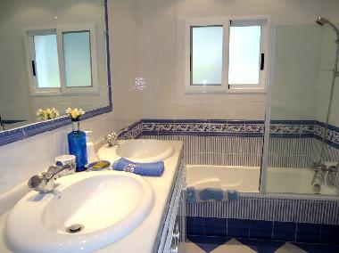 Villa in Albir / Alfaz del Pi (Alicante / Alacant) or holiday homes and vacation rentals