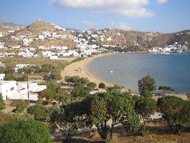 Gialos beach and port 3 mins drive, many restaurants, shops, nightlife