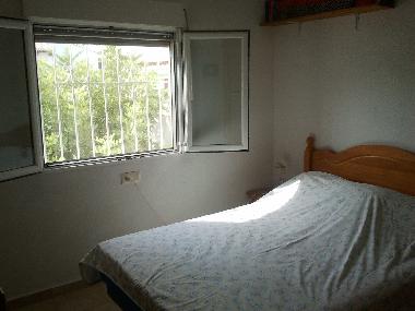 Bed room with king size bed 