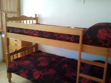 Bunk bed 
