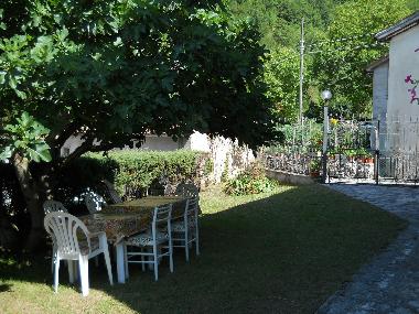 Holiday House in Borgo S.Antonio (Visso9 (Macerata) or holiday homes and vacation rentals
