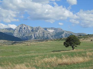 Holiday House in Borgo S.Antonio (Visso9 (Macerata) or holiday homes and vacation rentals