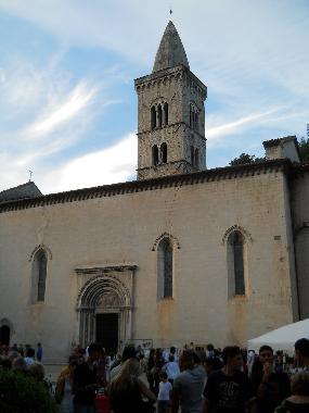 Holiday House in Borgo S.Antonio (Visso9 (Macerata) or holiday homes and vacation rentals