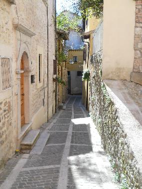 Holiday House in Borgo S.Antonio (Visso9 (Macerata) or holiday homes and vacation rentals