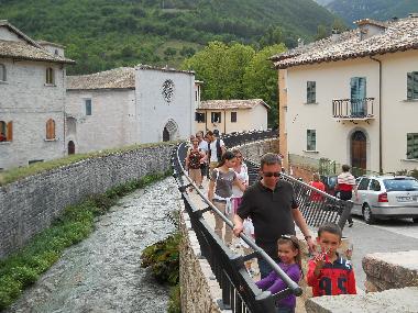 Holiday House in Borgo S.Antonio (Visso9 (Macerata) or holiday homes and vacation rentals