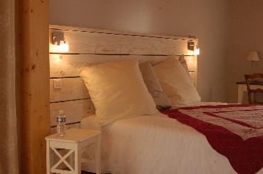 Bed and Breakfast in Gelles (Puy-de-Dme) or holiday homes and vacation rentals
