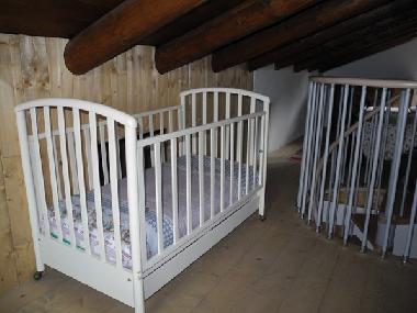 baby cot