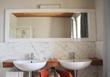 Bathroom ( Carraramable)