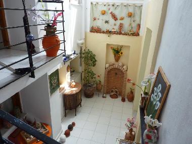 INTERNAL STAIRCASE - ATRIUM