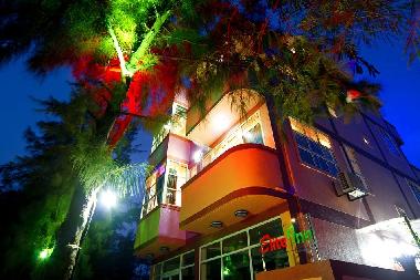 Bed and Breakfast in china town (Kaafu) or holiday homes and vacation rentals