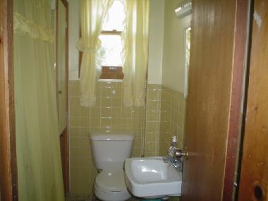 4 piece bathroom