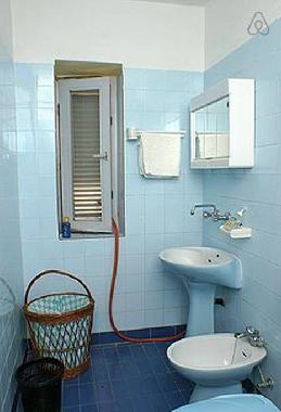 Holiday House in Omi (Splitsko-Dalmatinska) or holiday homes and vacation rentals