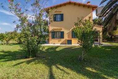 Villa in Oristano (Oristano) or holiday homes and vacation rentals