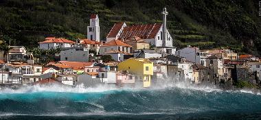 Holiday House in Pal Do Mar (Madeira) or holiday homes and vacation rentals