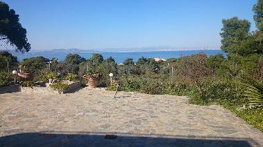 Holiday House in AGIOI (Attiki) or holiday homes and vacation rentals