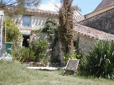 Holiday House in ST AUBIN DE LANQUAIS (Dordogne) or holiday homes and vacation rentals