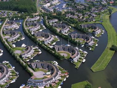 Holiday House in Lemmer (Friesland) or holiday homes and vacation rentals