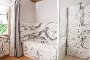 Bathroom  (Carraramarbel)