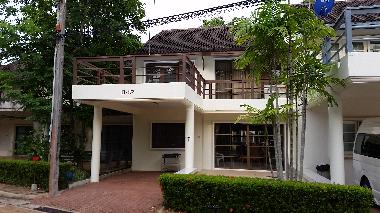 Holiday House in Mae Phim (Rayong) or holiday homes and vacation rentals
