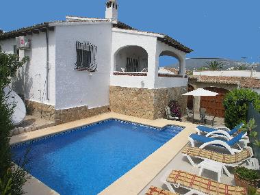 3 bed private villa with swimming pool