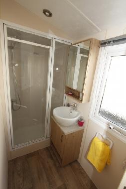 Caravan in Scharendijke (Zeeland) or holiday homes and vacation rentals