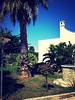 Holiday House in Villanova di Ostuni (Brindisi) or holiday homes and vacation rentals