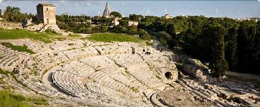 THE GREEC THEATRE NEARBY