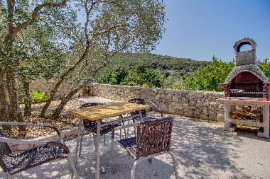 Holiday House in Martinscica (Primorsko-Goranska) or holiday homes and vacation rentals