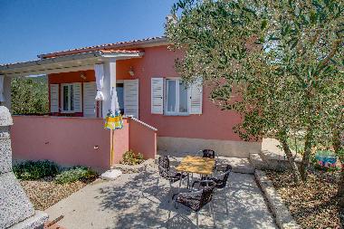 Holiday House in Martinscica (Primorsko-Goranska) or holiday homes and vacation rentals