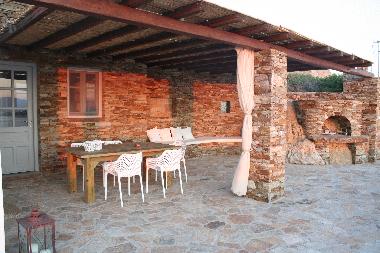 Main veranda in front of the kitchen and the sitting room 