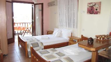 studio for 2-3 people