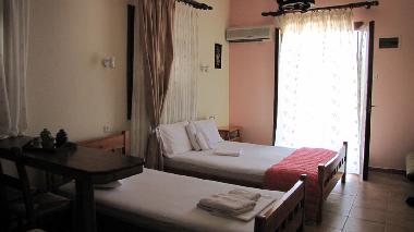 studio for 2-3 people