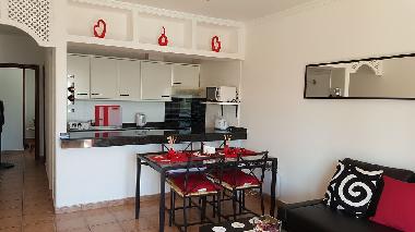Kitchen & dining area